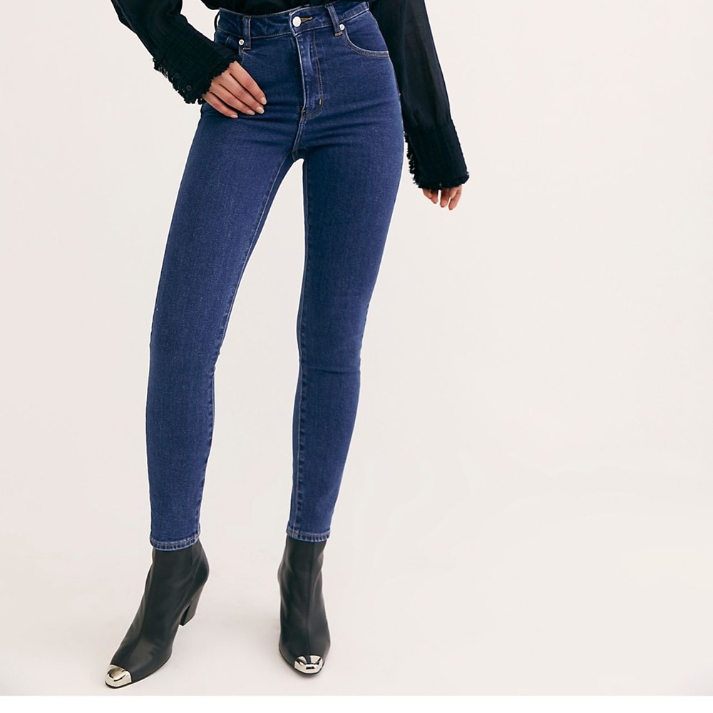 Rolla’s East Coast Ankle Jean in Phoenix Blue